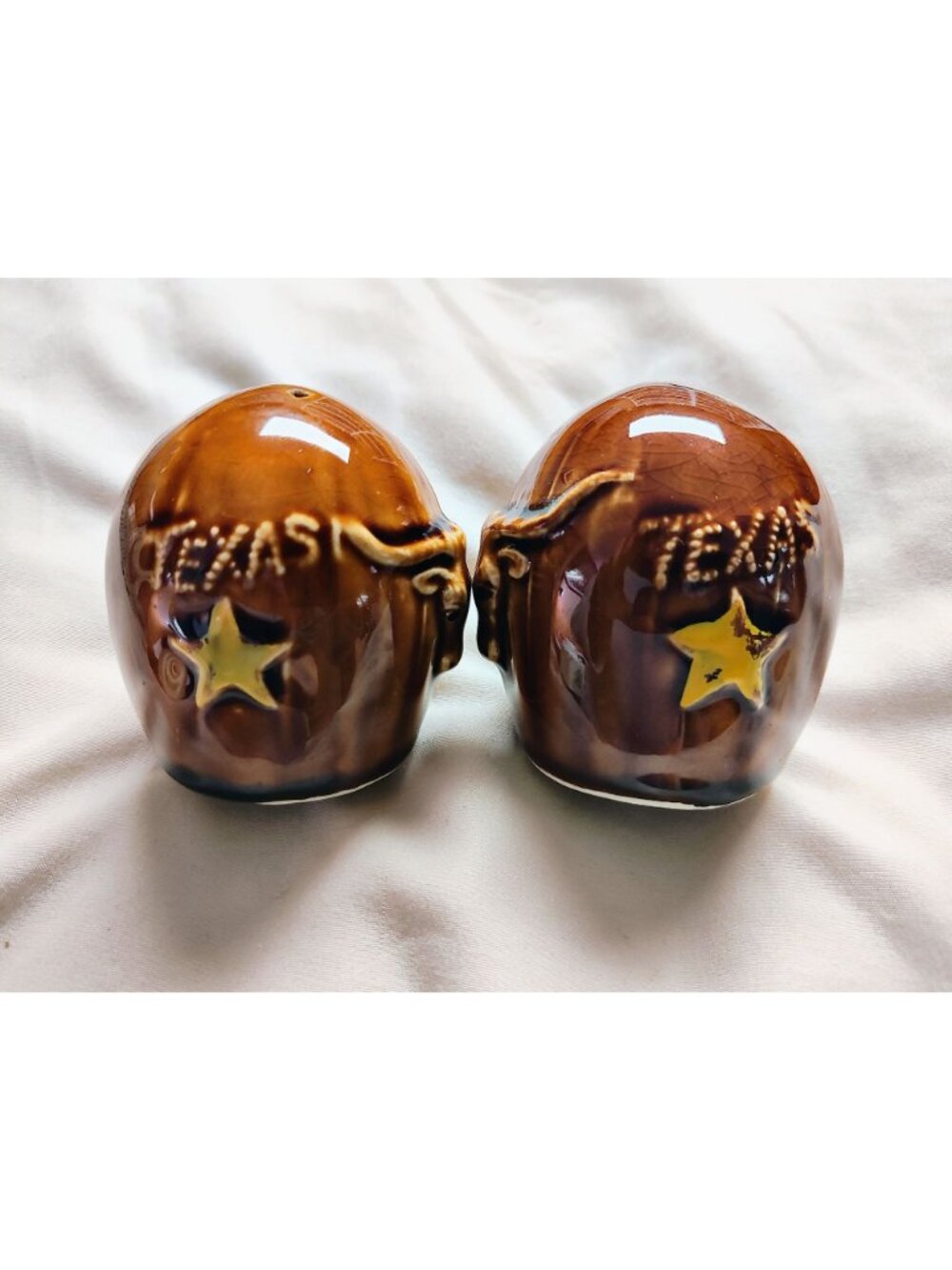Vintage Texas Longhorn Ceramic Salt & Pepper Shakers Brown Glaze With Yellow Sta